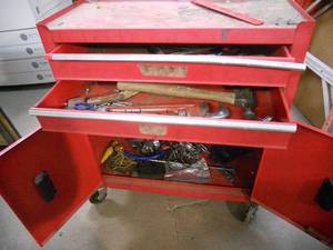 lot 124 image: Toolbox with Contents on casters