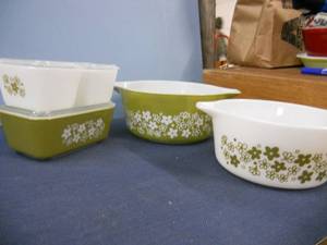 lot 19 image: Pyrex - Spring Blossom-Crazy Daisy 2 Cinderella Bowls and SET OF rare REFRIGERATER DISHES with LIDS