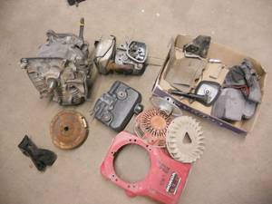 lot 107 image: 11 HP Honda Vertical Gas Motor XV340 (All Parts present, Bad Cam is only issue)