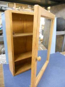 lot 52 image: Solid Wood Mirror Cabinet with Shelves and Jewelry Hooks
