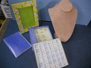 lot 97 image: Rings, Earrings, Display, Frame