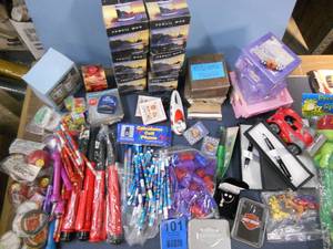 lot 101 image: Lot - Harley Davidson Cards, Pencil Mugs, Pencils, Pens, Other Odds and Ends