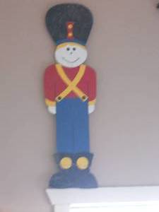 lot 164 image: 2 Soldiers Painted Cut out 47 High