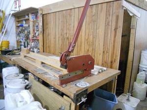 lot 166 image: 12 Manual Bench Shear with Bench 36 x 68 with vise (other contents not included)