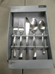 20 pc Flatware Set...