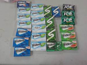 lot 225 image: trident gum near or past best date...