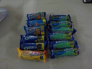 lot 252 image: Chips Ahoy and Oreos - All King Siz...
