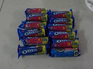 lot 253 image: Double Stuffed Oreos , 4.1 oz 12 Ba...