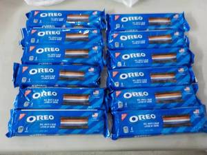 lot 264 image: Oreo Red, White, or Blue Layers of ...