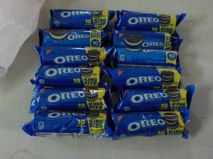 lot 272 image: 12 King Size Oreos with 10 cookies...