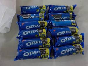lot 273 image: 12 King Size Oreos with 10 cookies...
