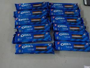 lot 290 image: Oreo Red, White, or Blue Layers of ...