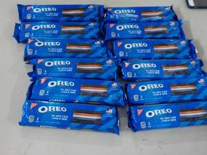 lot 291 image: Oreo Red, White, or Blue Layers of ...