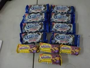 lot 301 image: Oreo Brownie Crme Filled and Newt...