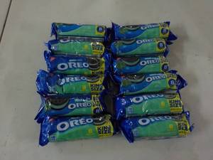 lot 317 image: Oreo Double Stuff King Size, 8 Cook...