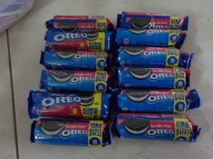 lot 319 image: Oreo Double Stuff King Size, 8 Cook...