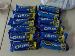 lot 321 image: Oreo King Size - 10 packages near ...