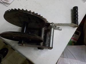 lot 61 image: Winch 1000 lb. Capacity...
