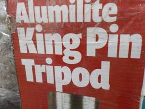 lot 64 image: Alumilite King Pin Tripod and TV Mo...