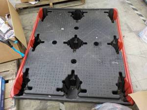 lot 71 image: Plastic Pellet 48 x 40 x 6...
