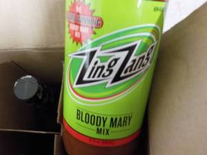 lot 139 image: Case of 12 - 32 oz Zing Zane Blood ...