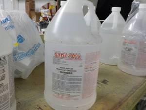 lot 378 image: 1 Gallon Sani 10 % Disinfectant - s...