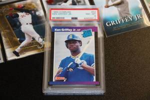 lot 44 image: Ken Griffey Jr Baseball Card Lo t 21 Card includes Graded Rookie Card