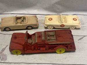 lot 4 image: Vintage Made in USA 7 12 Rubber Auburn FD & 2 Vintage Cars