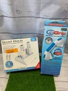lot 35 image: WII Charging Dock & Bathroom Suction Handle