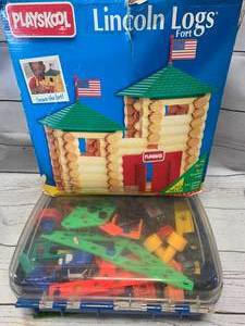 lot 38 image: Vintage Set of Toys
