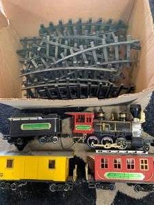 lot 51 image: American Classic Toy Trains & Track