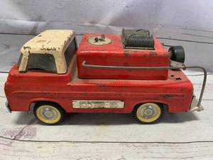 lot 70 image: Nylint Ford Suburban Fire Pumper Truck No. 8100