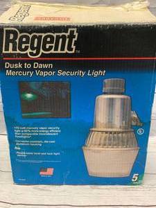lot 102 image: Regent Mercury Vapor Security Light