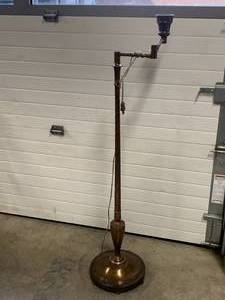 lot 124 image: Colonial Premier Antique Brass Lamp 49 12 Tall