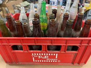 lot 126 image: Pop Shoppe Crate with Vintage Bottles