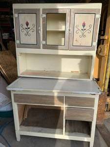 lot 119 image: Antique Farmhouse Hoosier Cupboard Cabinet