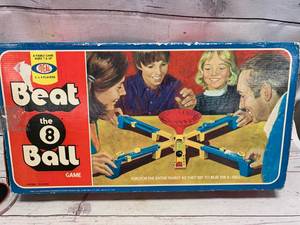 lot 120 image: Ideal Beat the 8 Ball Vintage Challenge (SOLD $37.99 on EBAY)