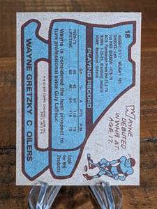 lot 50 image: 1979 - 1980 Topps Wayne Gretzky Rookie Hockey Card