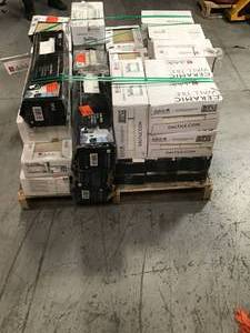 lot 19 image: Pallet with assorted Flooring see pictures