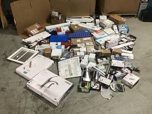 lot 107 image: Pallet with assorted faucets, accesories and parts see pictures