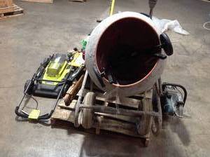 lot 15 image: Pallet with assorted salvage tools see pictures