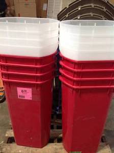 lot 19 image: Lot with assorted Rubbermaid items, storage bins, patio chairs see pictures