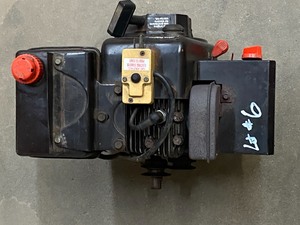 lot 6 image: 5HP Snow Blower Engine