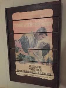 lot 47 image: Gone With The Wind Wooden Wall Hanging