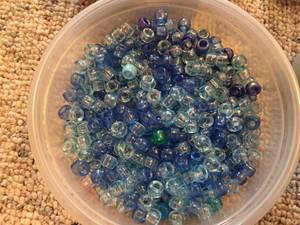 lot 76 image: Crafting Beads