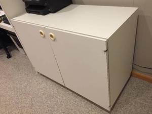 lot 84 image: White Three Shelf Storage Unit