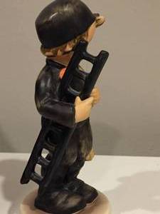 lot 89 image: Hummel Ladder Boy Figurine