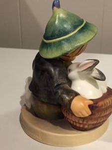 lot 90 image: Hummel Playmates Figurine