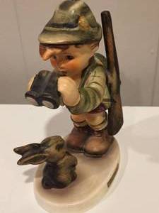 lot 98 image: Hummel Good Hunting Figurine