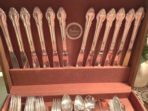 lot 52 image: Holmes & Edwards Inlaid Deepsilver Flatware Set